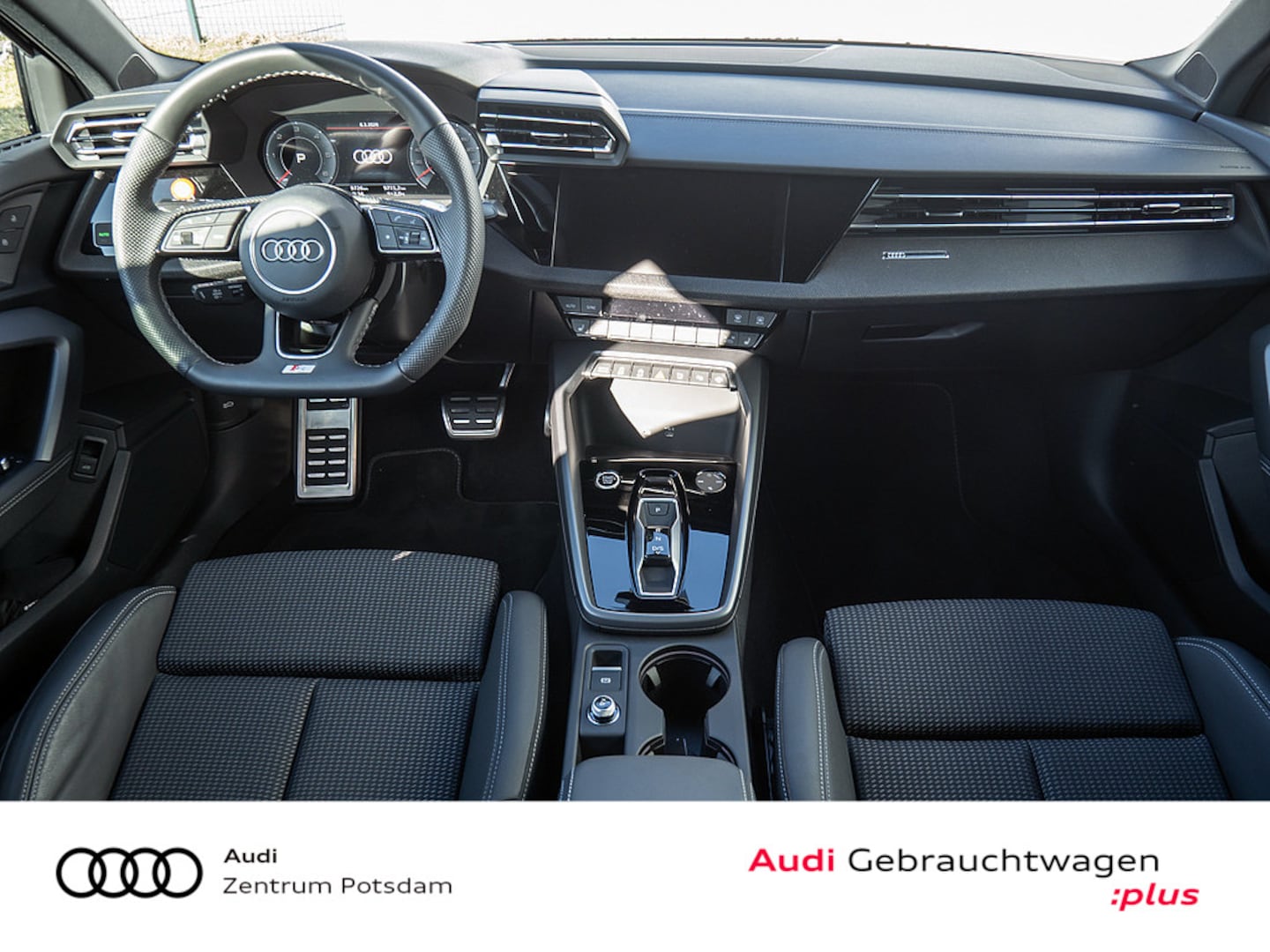 Bild über Audi A3 allstreet 35 TDI S tronic - für weitere Informationen kontaktieren Sie den Audi Partner