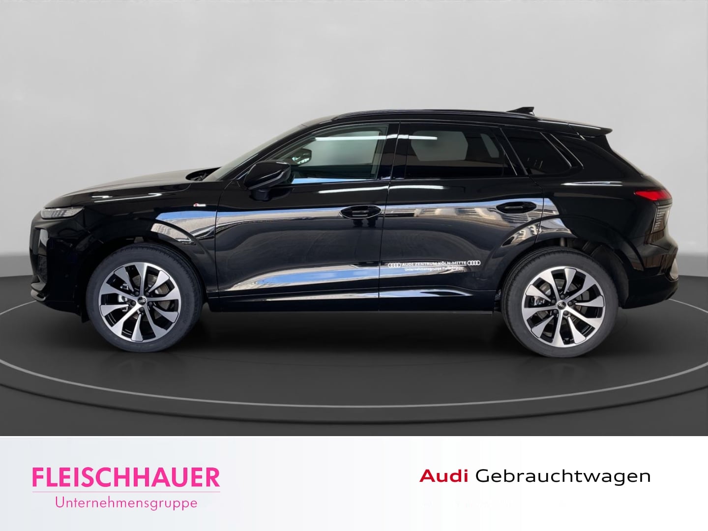 Bild über Audi Q3 SUV TFSI 110 kW S tronic - für weitere Informationen kontaktieren Sie den Audi Partner