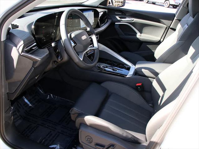 2025 AUDI Q5 - Image 12