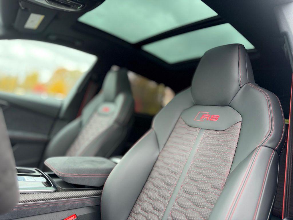 2026 Audi RS Q8 Base - Photo 16