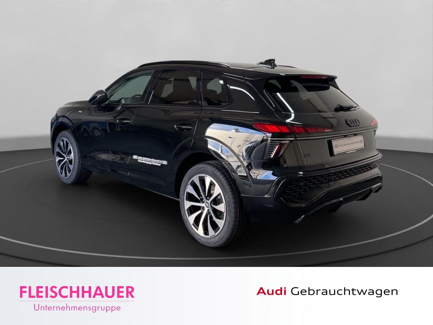 Bild über Audi Q3 SUV TFSI 110 kW S tronic - für weitere Informationen kontaktieren Sie den Audi Partner