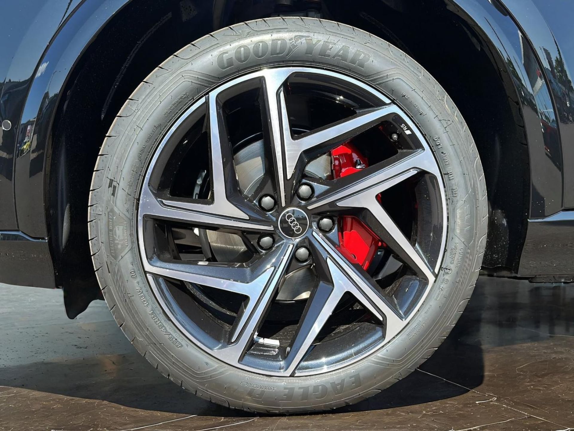 Audi Q6 SUV e-tron