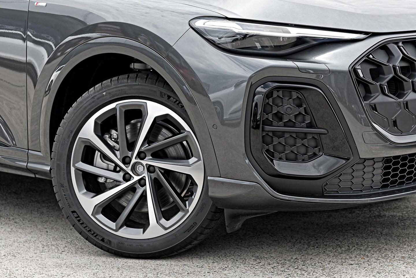 Image about Audi Q5 SUV TDI quattro 150 kW sport