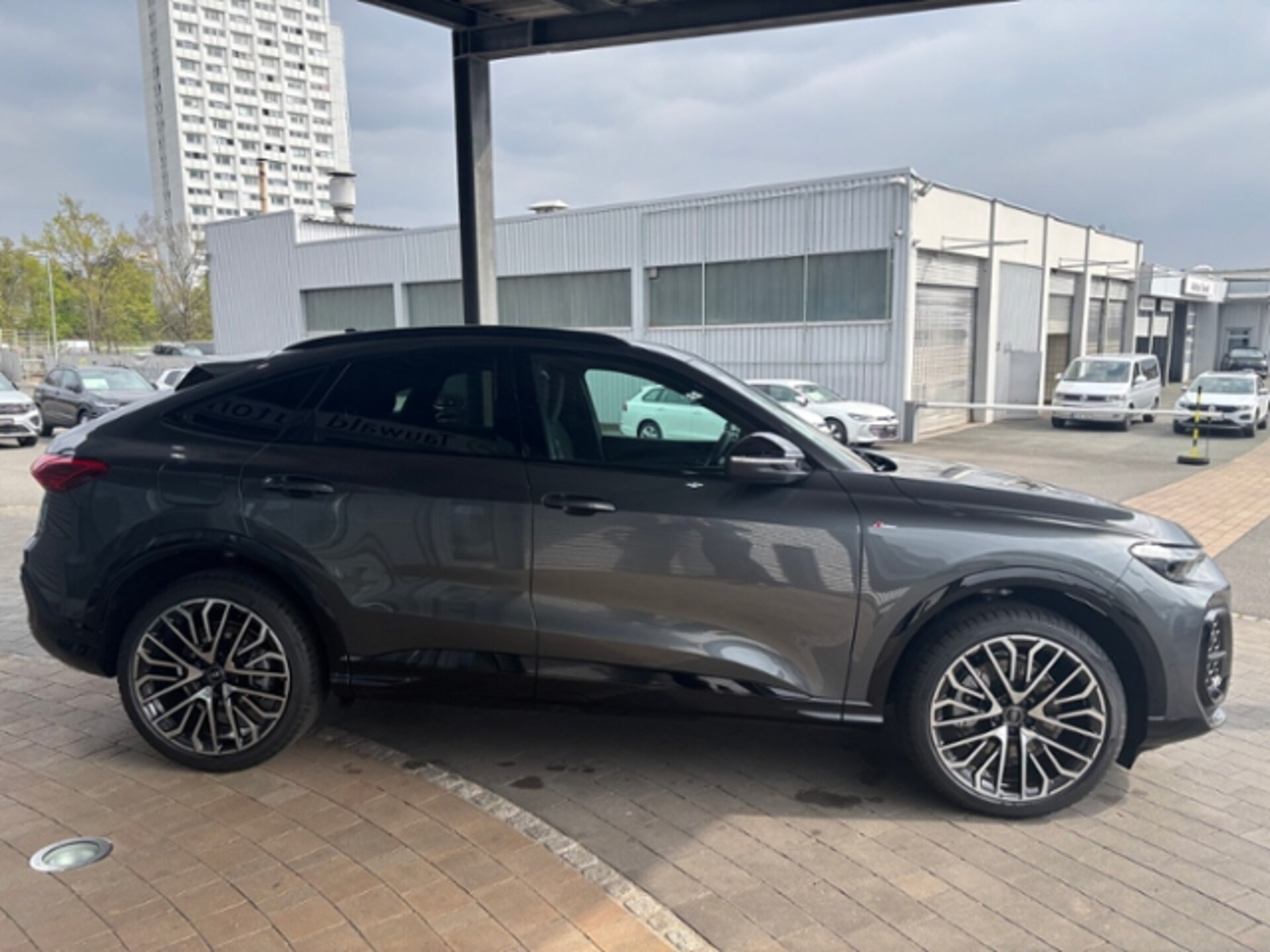 Audi Q5 Sportback edition one