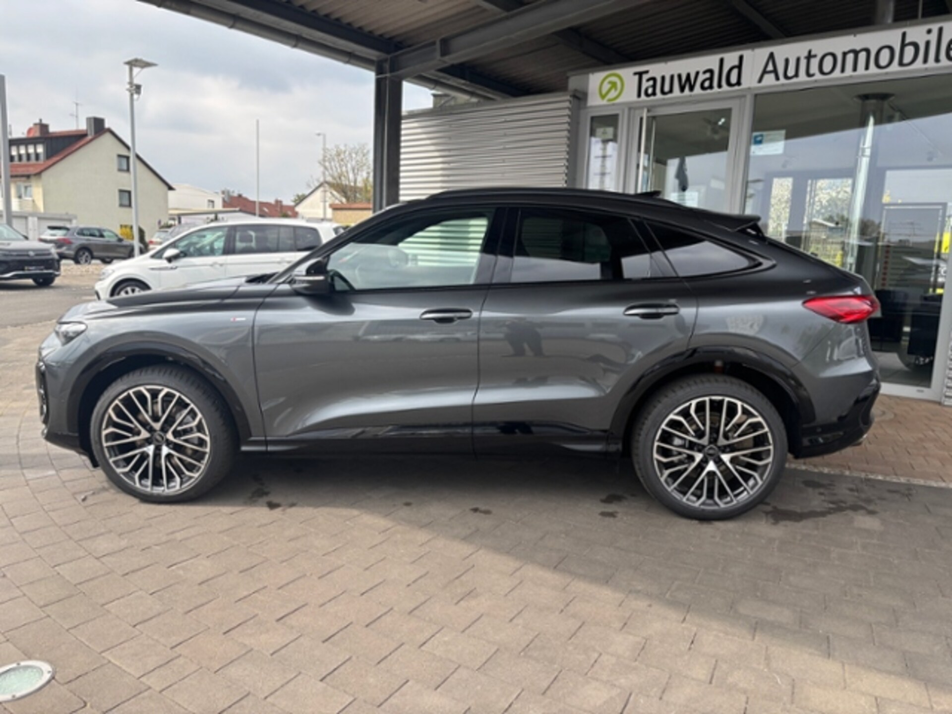 Audi Q5 Sportback edition one