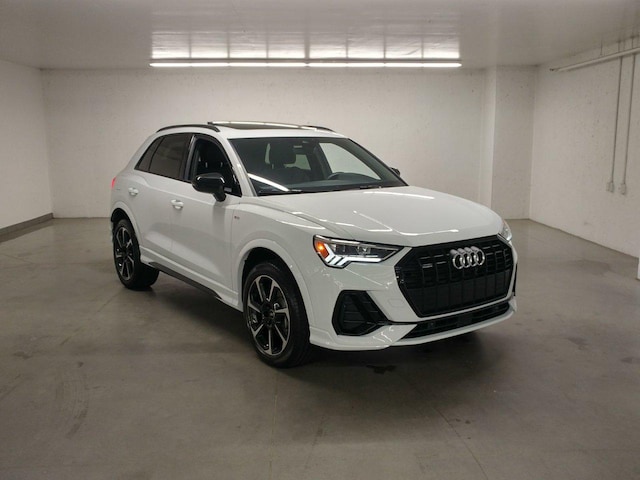 Image de {{modelName}} 2023 Audi Q3 SUV