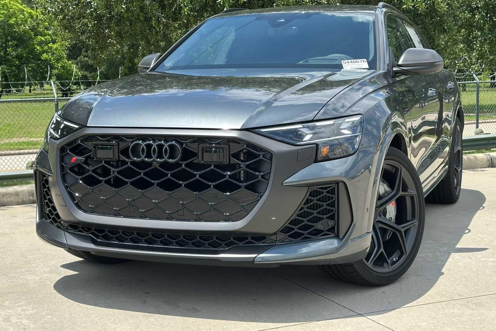 2026 Audi RS Q8 -'s photo