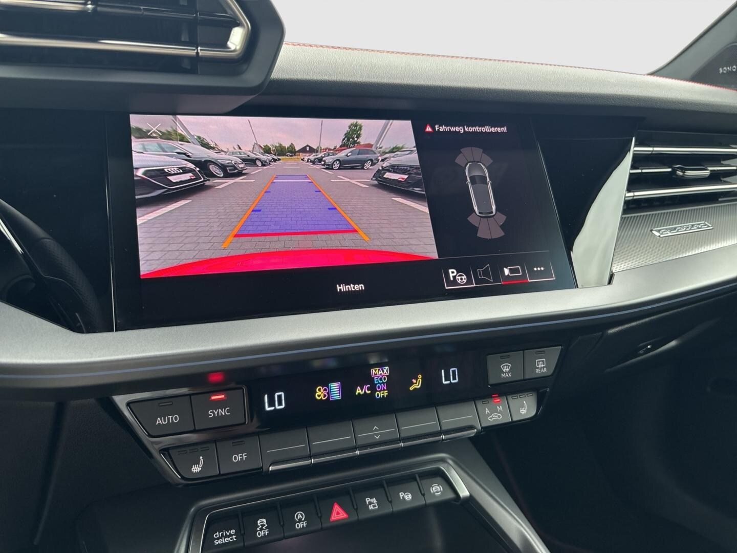 Bild über Audi S3 Sportback TFSI quattro S tronic - für weitere Informationen kontaktieren Sie den Audi Partner