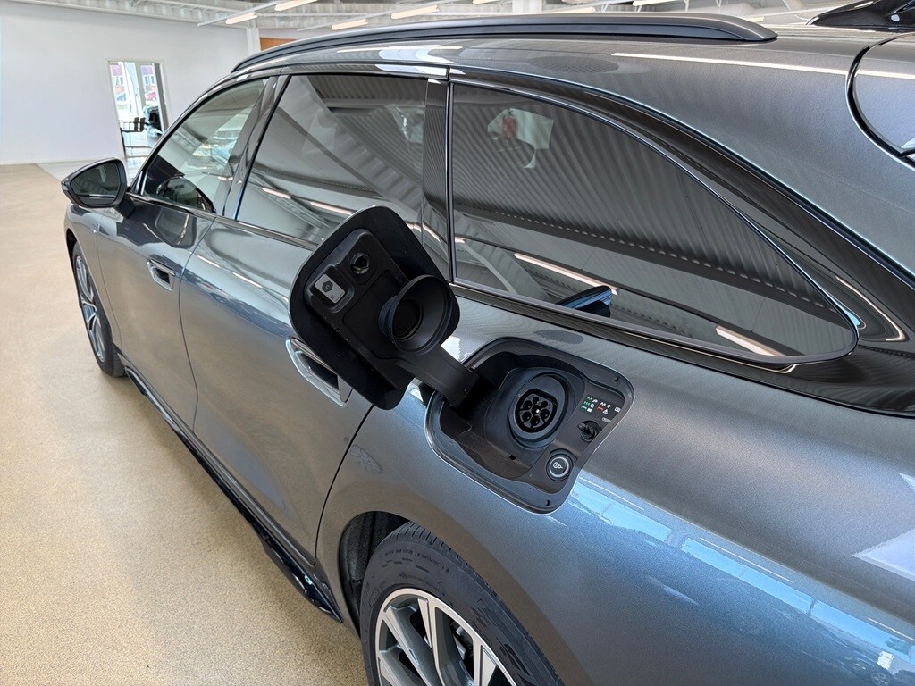 Bild som visar&nbsp;Audi A6 Avant e-hybrid&nbsp;A6 Avant e-hybrid quattro Proline Edition 220 kWS tronic - för mer information kontakta din Audi Partner