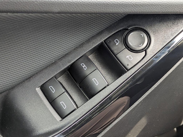 2025 Chevrolet Equinox LT - Photo 25