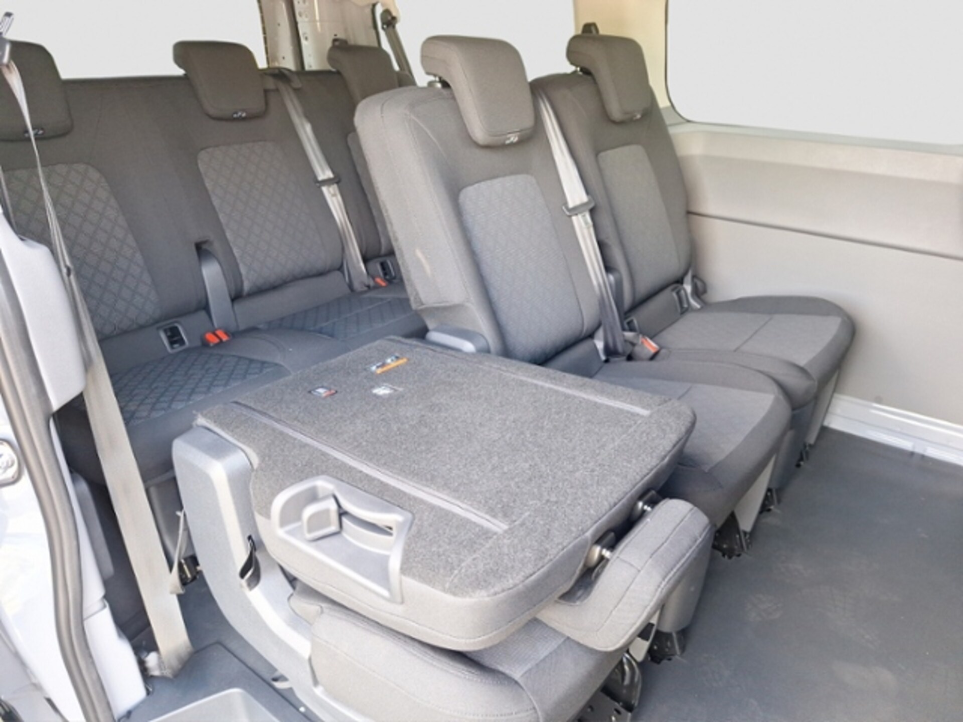 Volkswagen Transporter Kombi kurzer Radstand