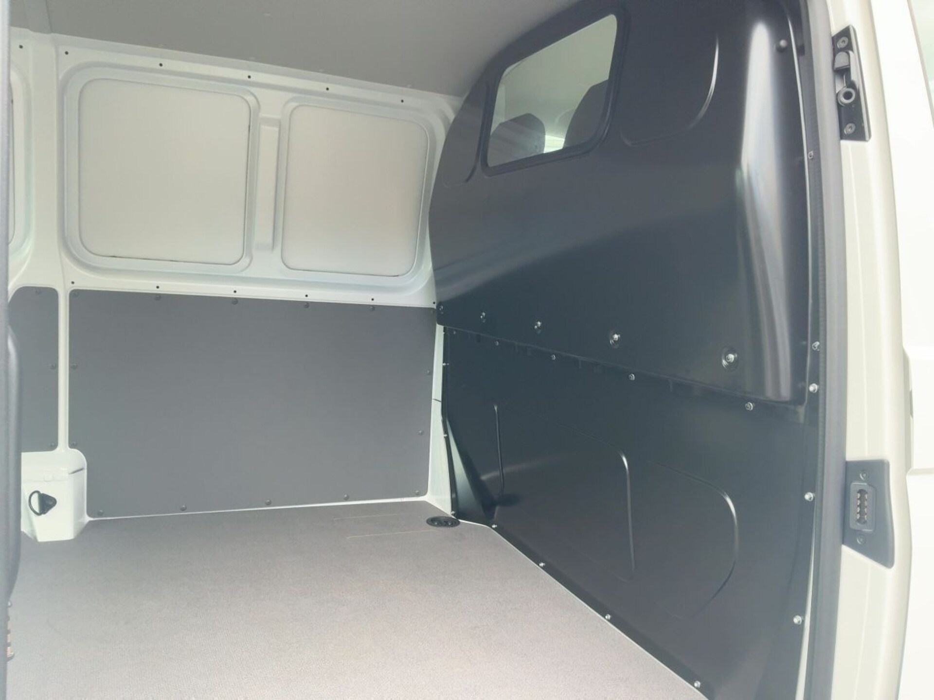 Volkswagen T6.1 Transporter Kasten langer Radstand
