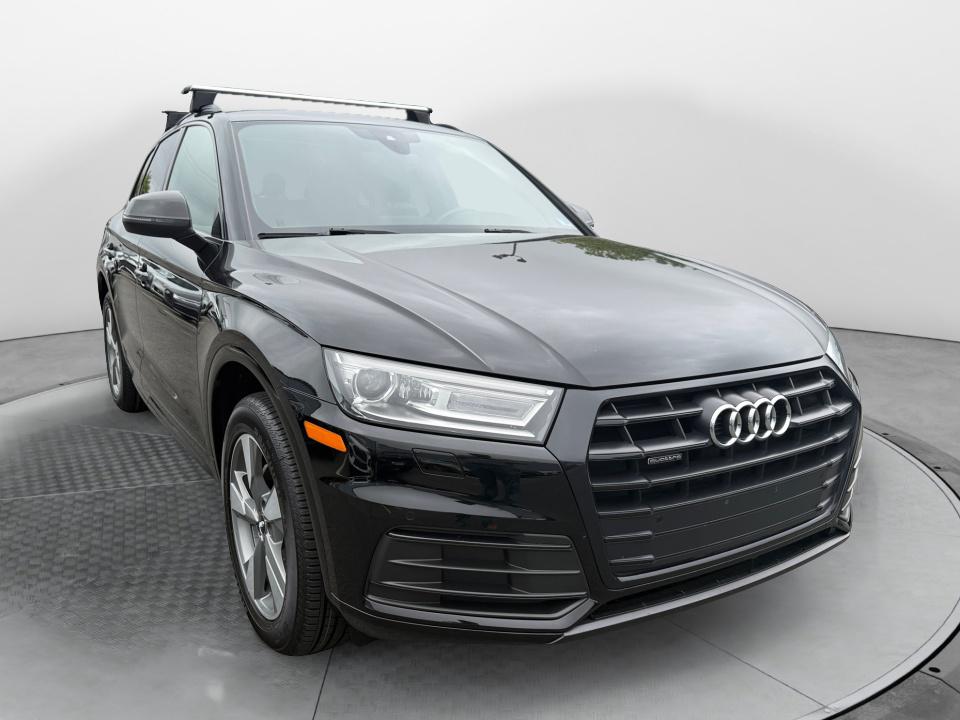 2020 Audi Q5 45 Titanium quattro S tronic Premium's photo