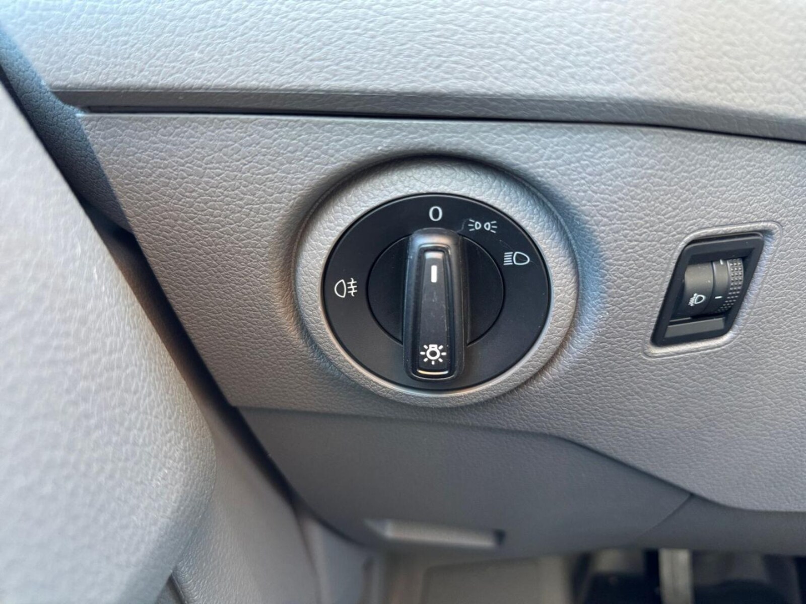 Volkswagen Crafter Kasten mittlerer Radstand – Bild 16