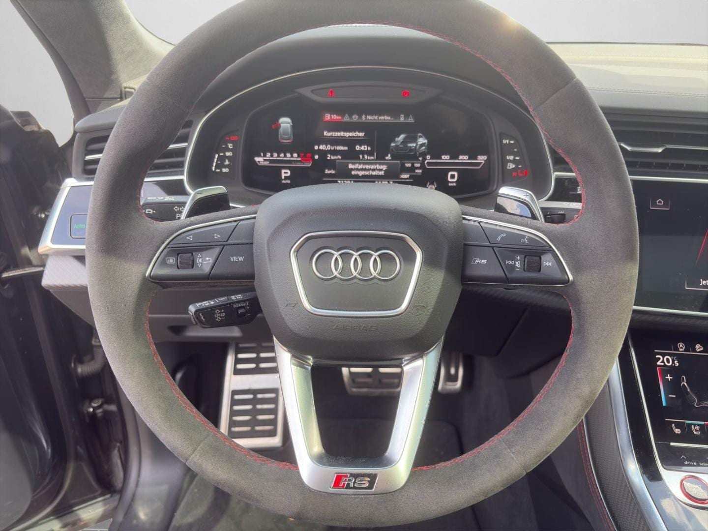 Bild über Audi RS Q8 SUV TFSI quattro tiptronic - für weitere Informationen kontaktieren Sie den Audi Partner