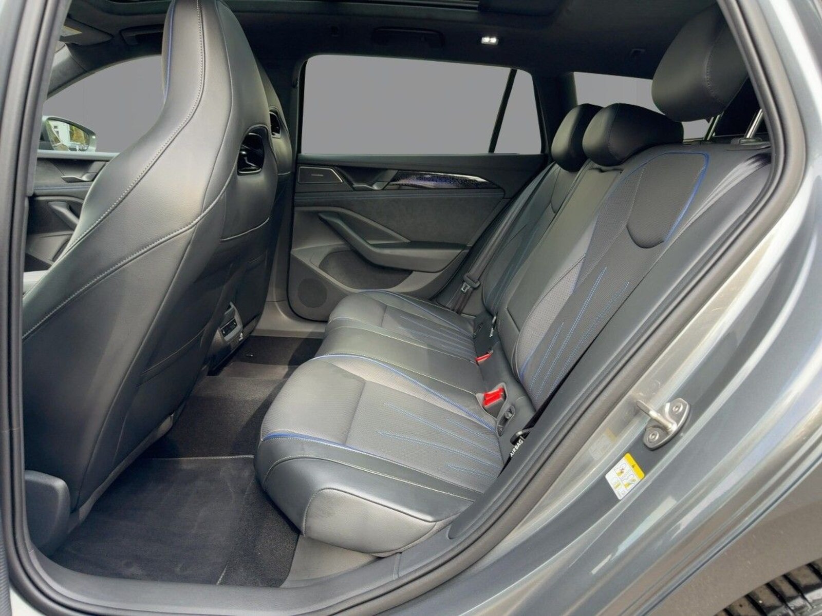 Volkswagen Passat – Bild 9