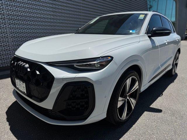2026 Audi SQ5 Premium Plus quattro's photo