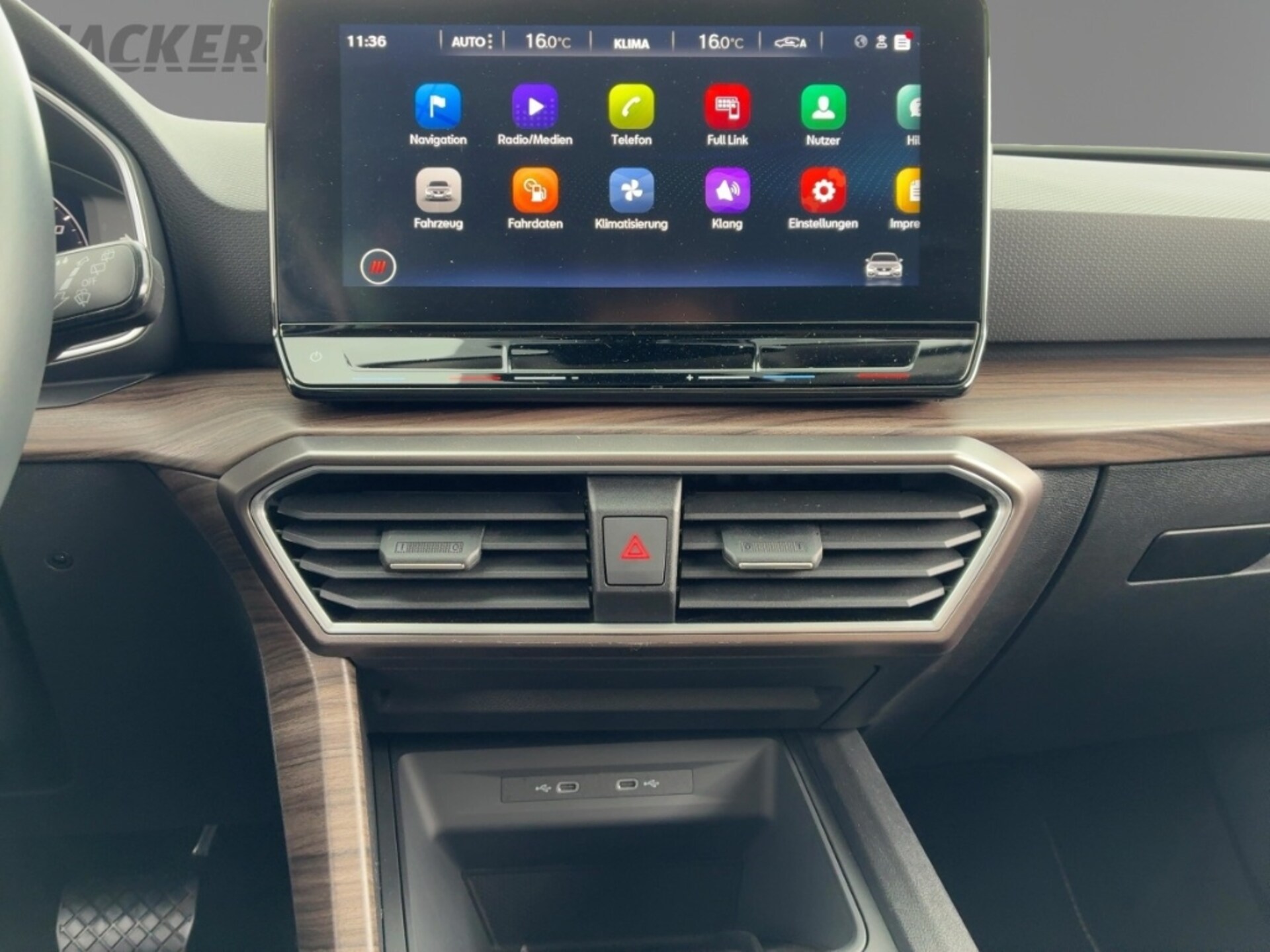 SEAT Leon XCELLENCE