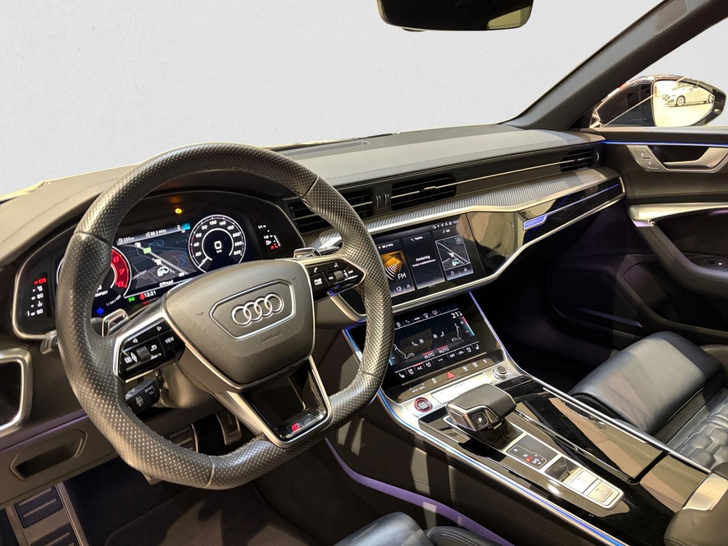 Bild som visar&nbsp;Audi RS 6 Avant&nbsp;RS 6 Avant 600 hk tiptronic - för mer information kontakta din Audi Partner