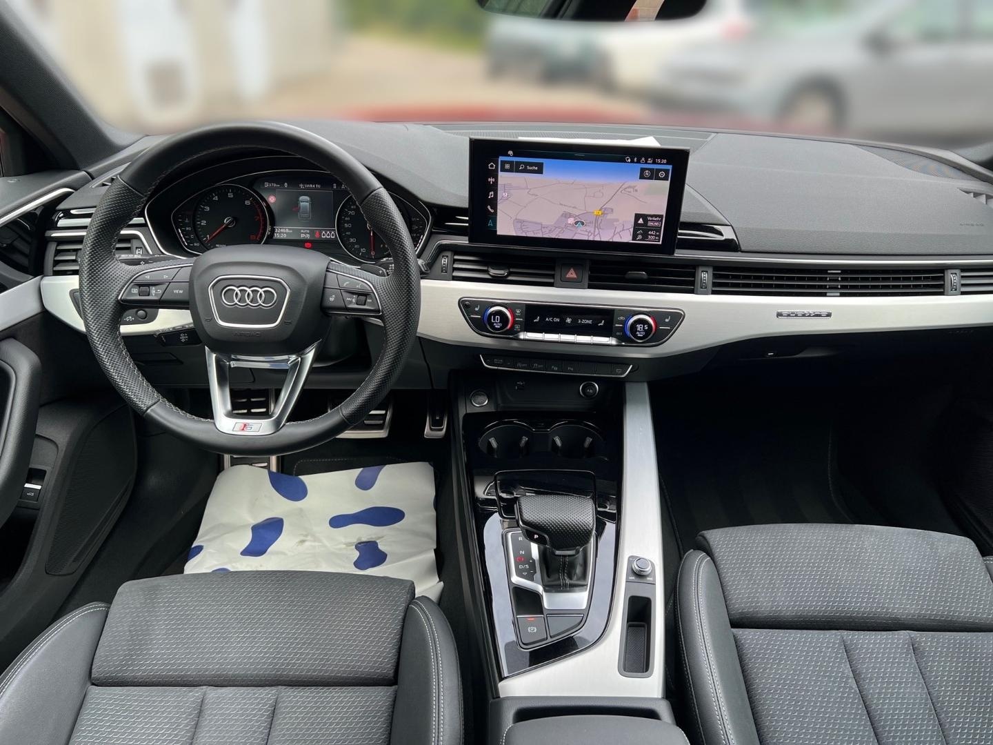 Bild über Audi A4 Avant S line 40 TFSI quattro S tronic - für weitere Informationen kontaktieren Sie den Audi Partner
