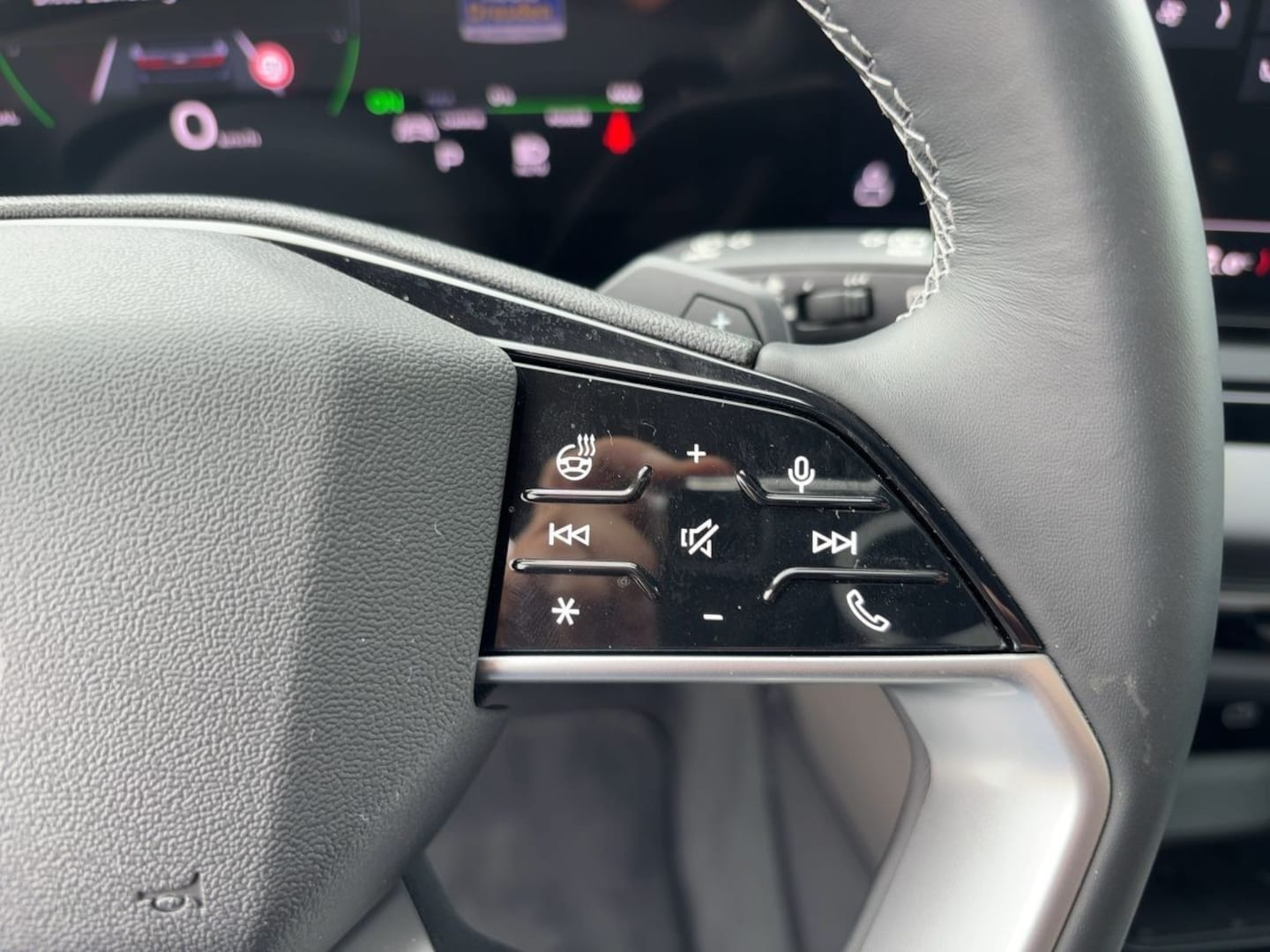 Bild über Audi A6 Avant e-hybrid e-hybrid quattro 220 kW S tronic - für weitere Informationen kontaktieren Sie den Audi Partner