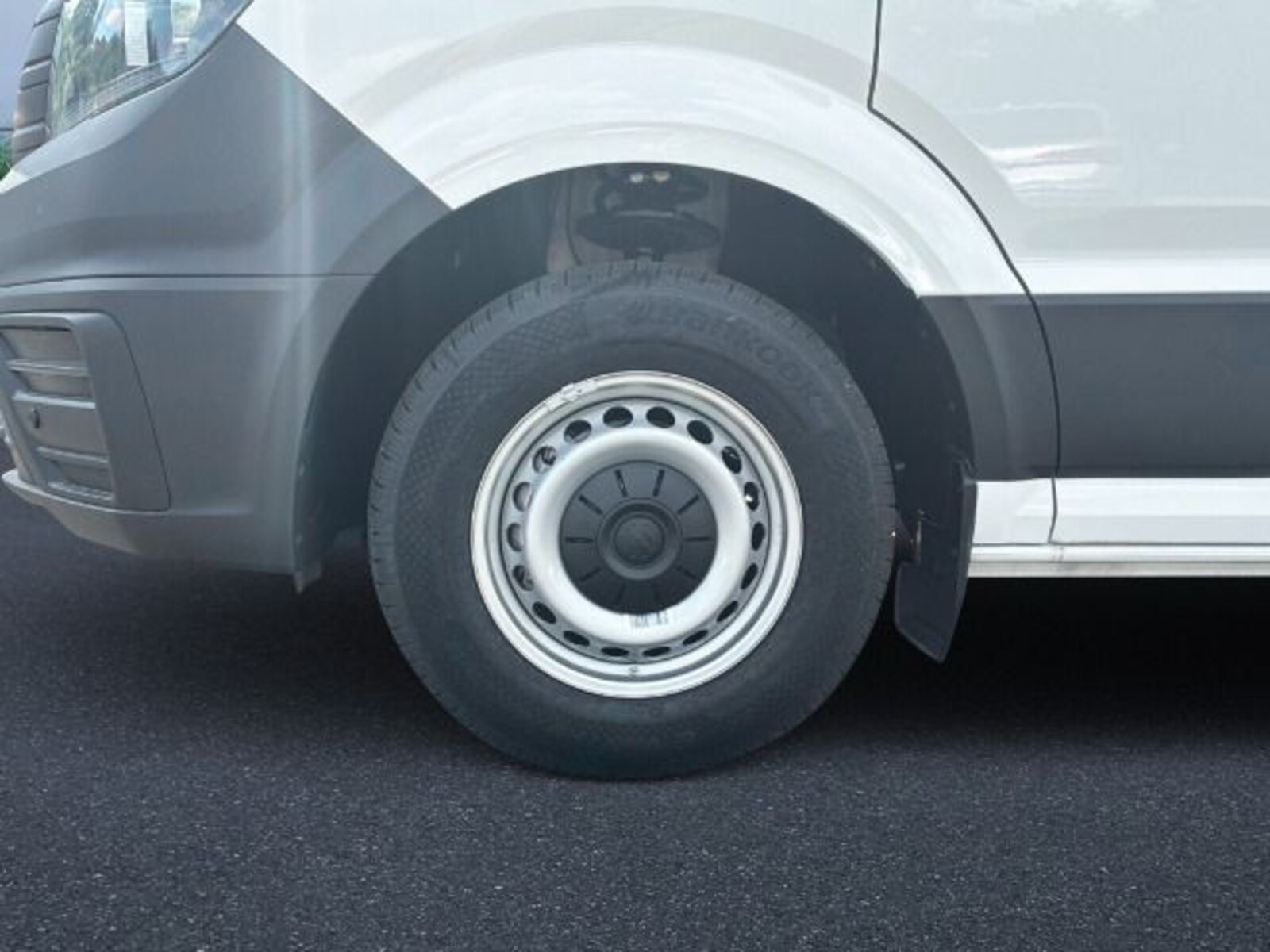 Volkswagen Crafter Kasten mittlerer Radstand – Bild 7