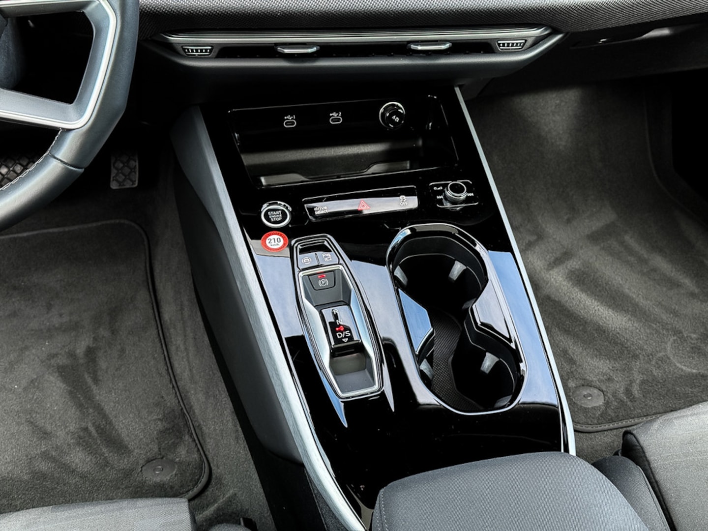 Bild über Audi A6 Avant TDI quattro 150 kW S tronic - für weitere Informationen kontaktieren Sie den Audi Partner