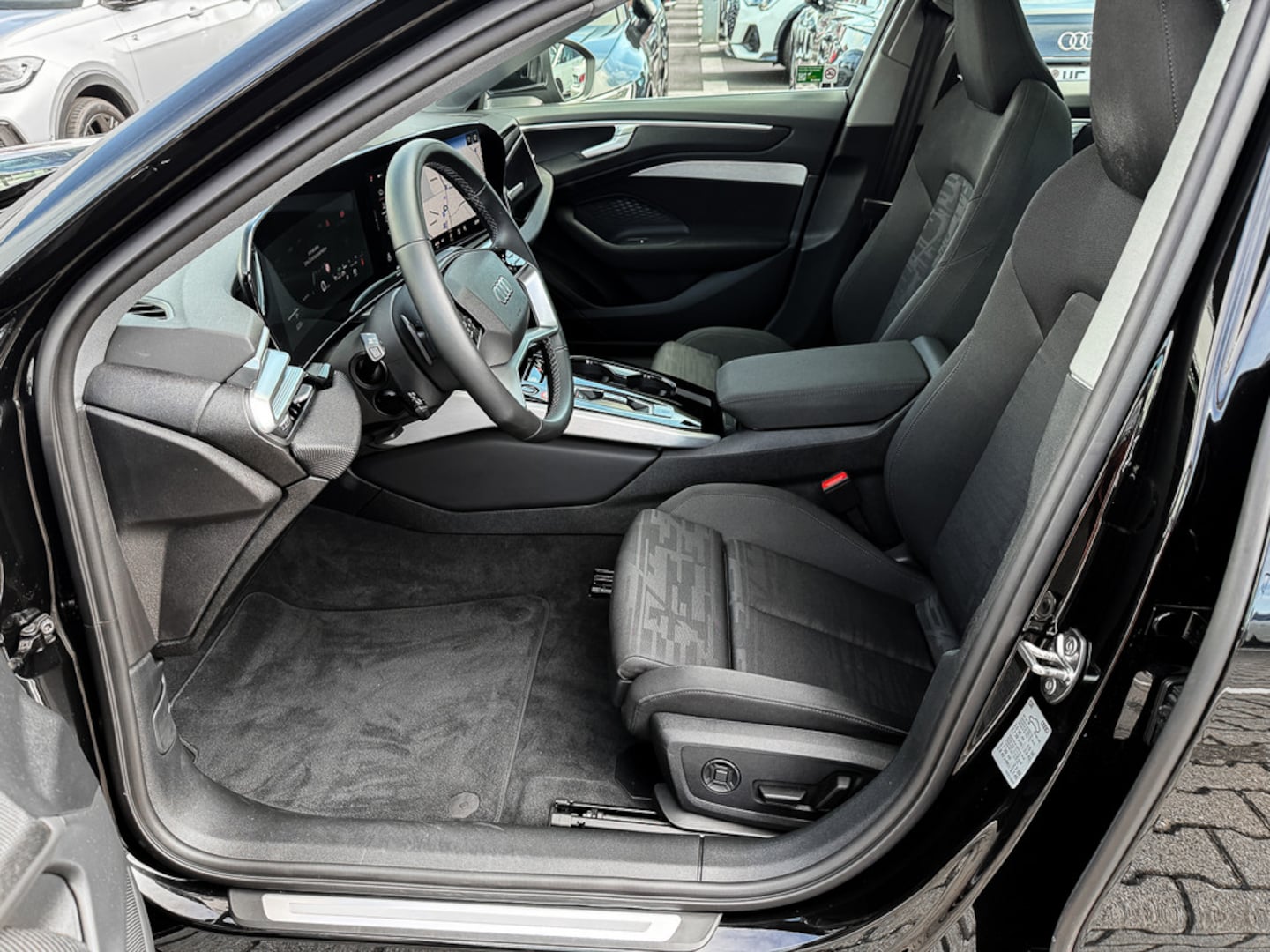 Bild über Audi A6 Avant TDI quattro 150 kW S tronic - für weitere Informationen kontaktieren Sie den Audi Partner