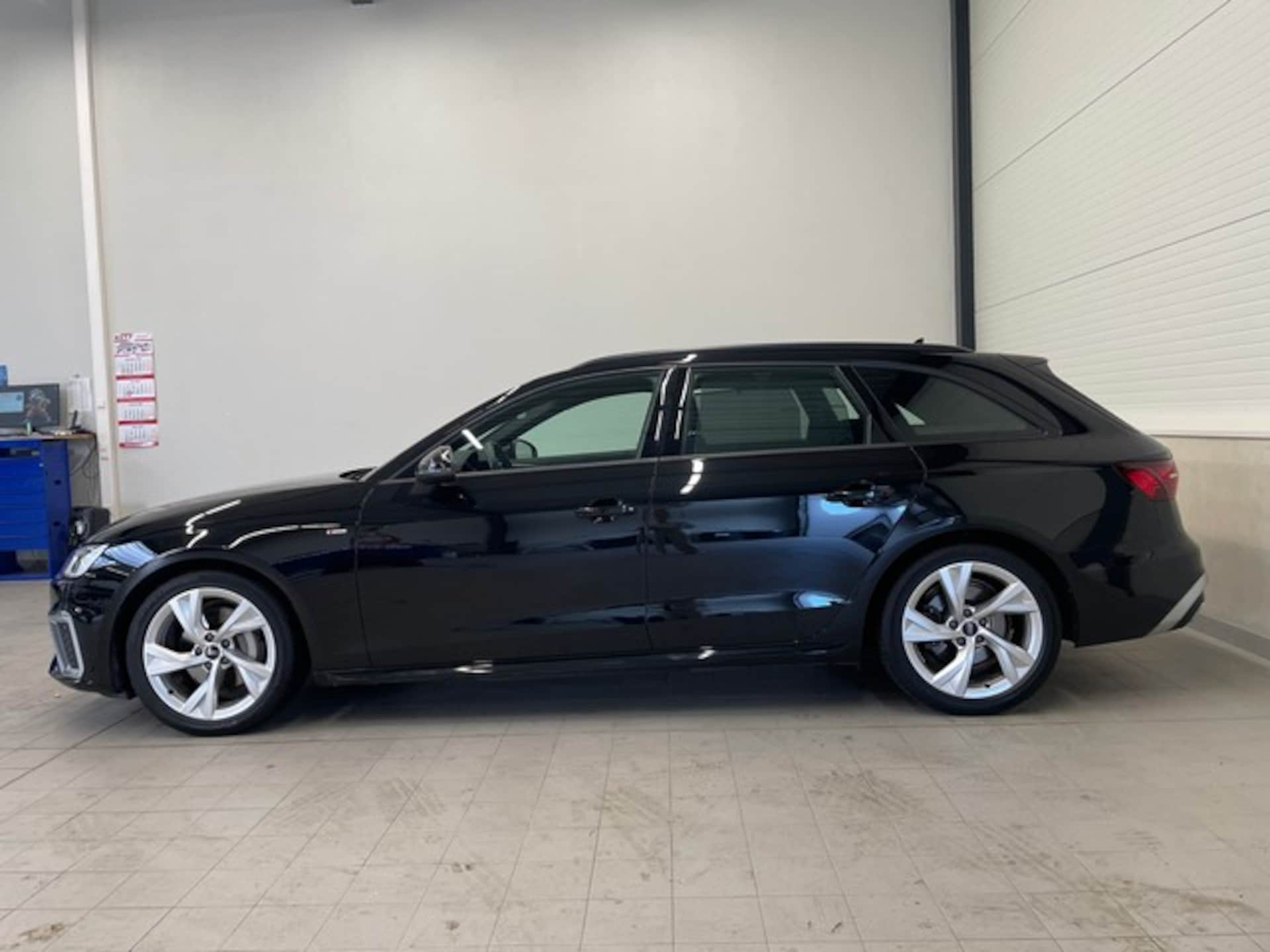 Audi A4 Avant S line