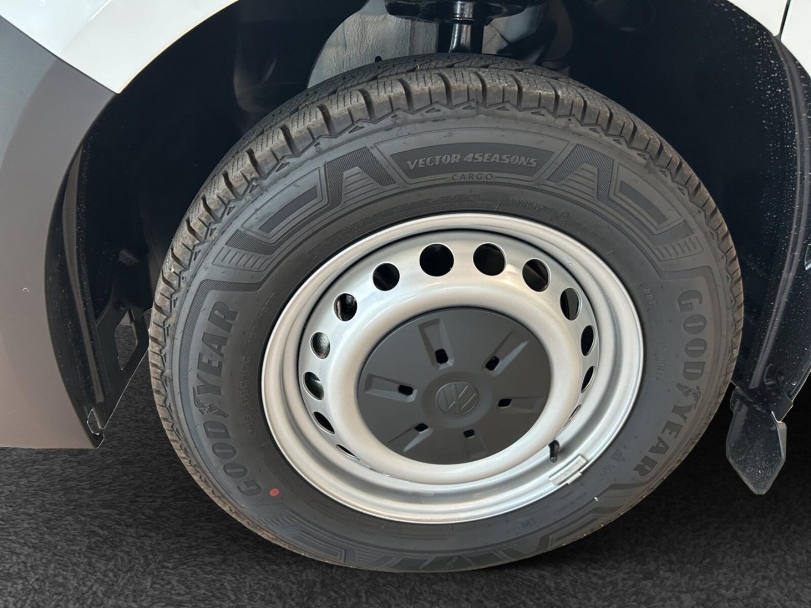 Volkswagen Transporter Kasten langer Radstand – Bild 12