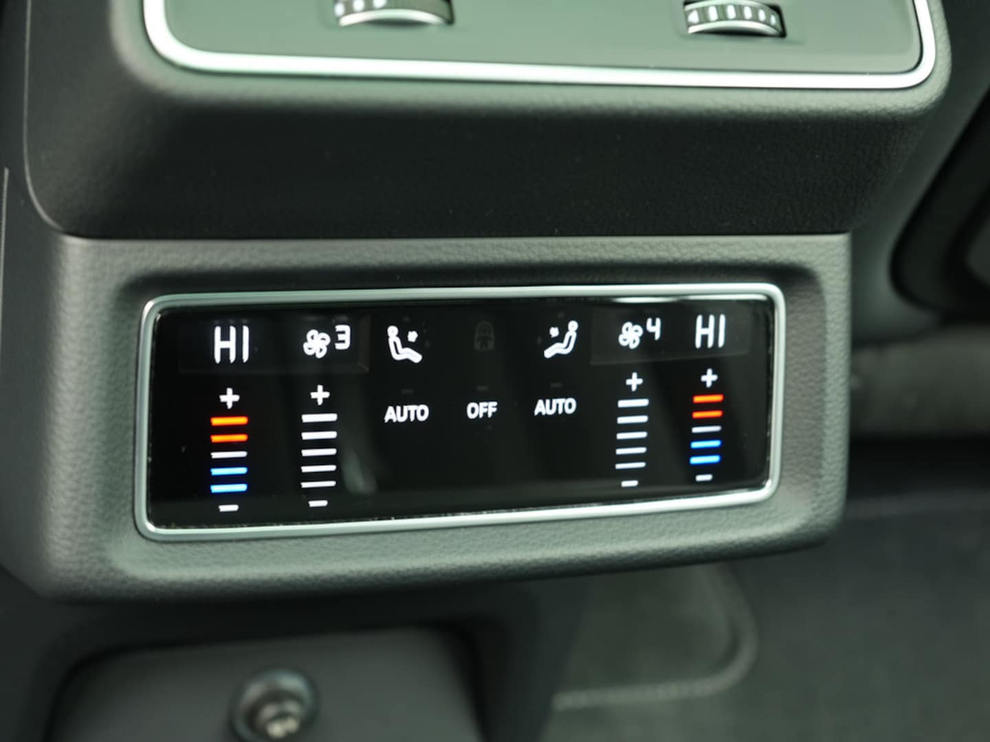 Bild über Audi Q8 e-tron S line 50 e-tron quattro - für weitere Informationen kontaktieren Sie den Audi Partner