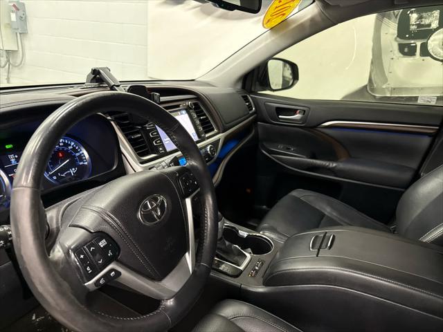 2015 TOYOTA HIGHLANDER - Image 10