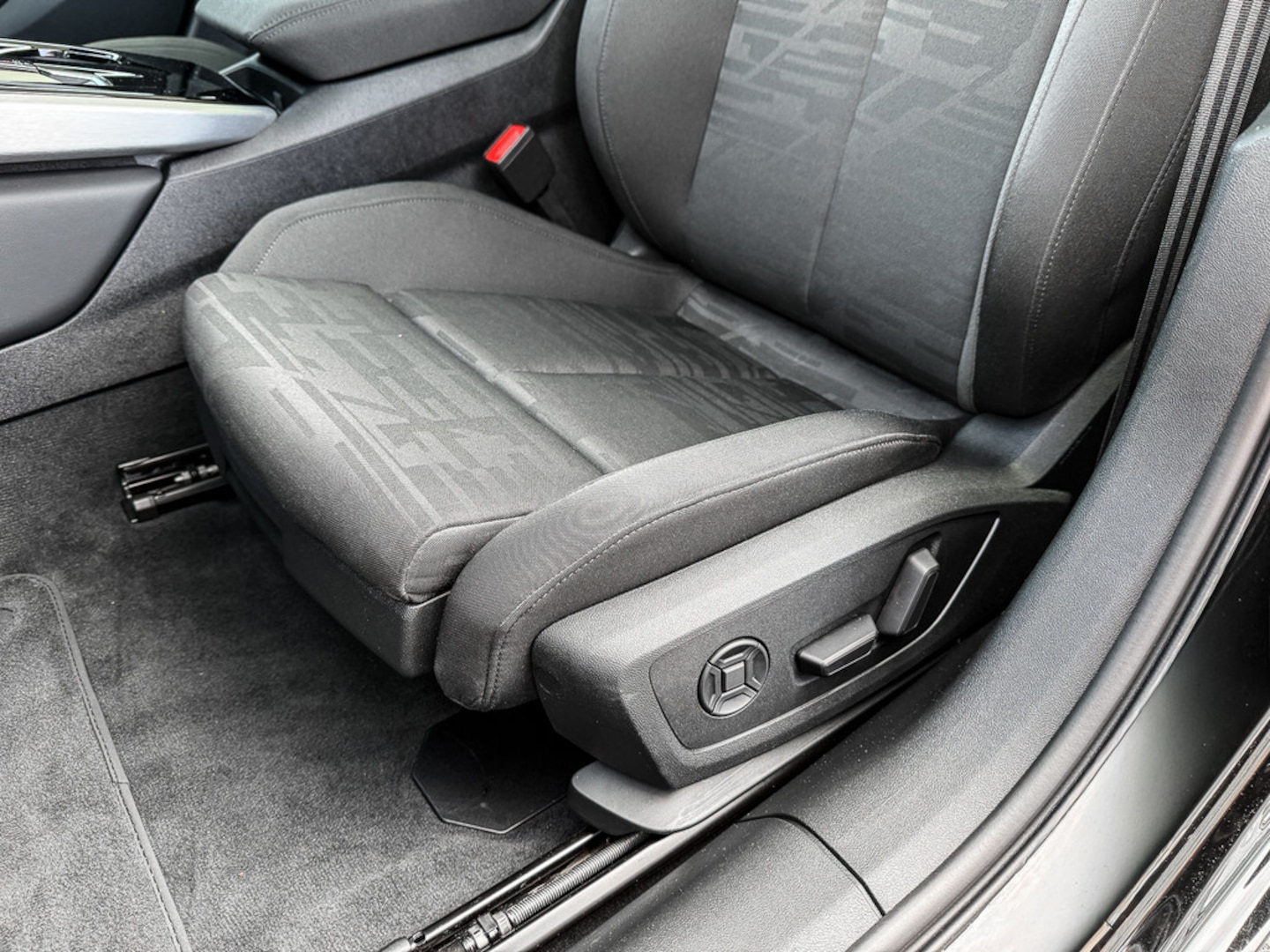 Bild über Audi A6 Avant TDI quattro 150 kW S tronic - für weitere Informationen kontaktieren Sie den Audi Partner