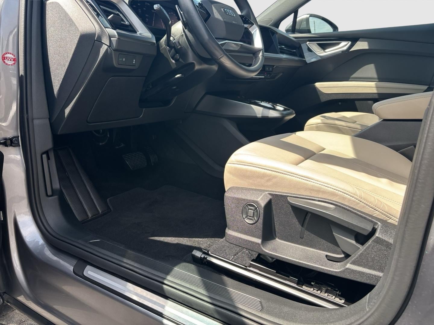 Bild über Audi Q4 e-tron 40 e-tron - für weitere Informationen kontaktieren Sie den Audi Partner
