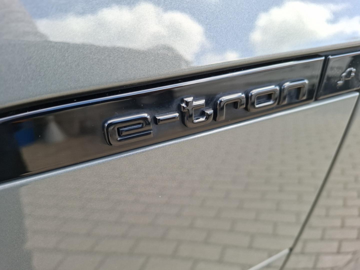 Image about Audi Q8 Sportback e-tron advanced 50 e-tron quattro