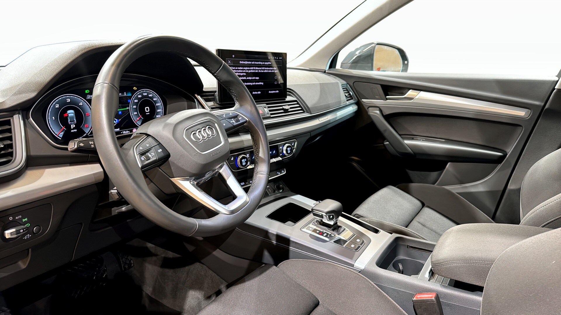 Bild som visar&nbsp;Audi Q5&nbsp;Q5 40 TDI quattro Proline advanced 204 hk S tronic - för mer information kontakta din Audi Partner