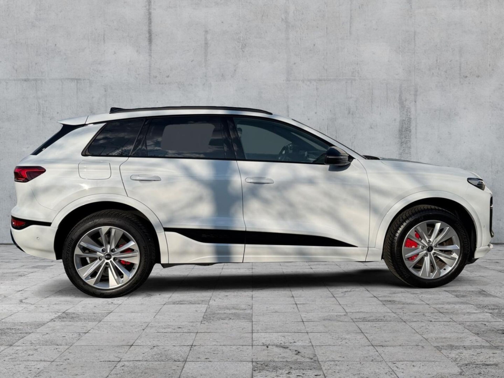 Audi SQ6 SUV e-tron