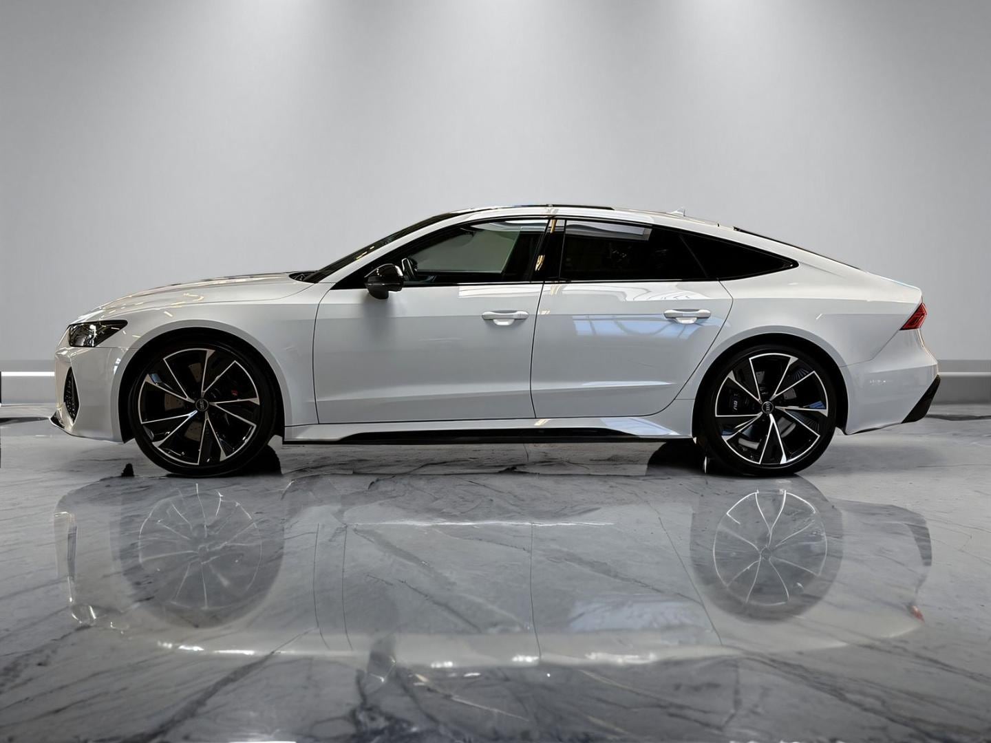 Bild über Audi RS 7 Sportback TFSI quattro tiptronic - für weitere Informationen kontaktieren Sie den Audi Partner
