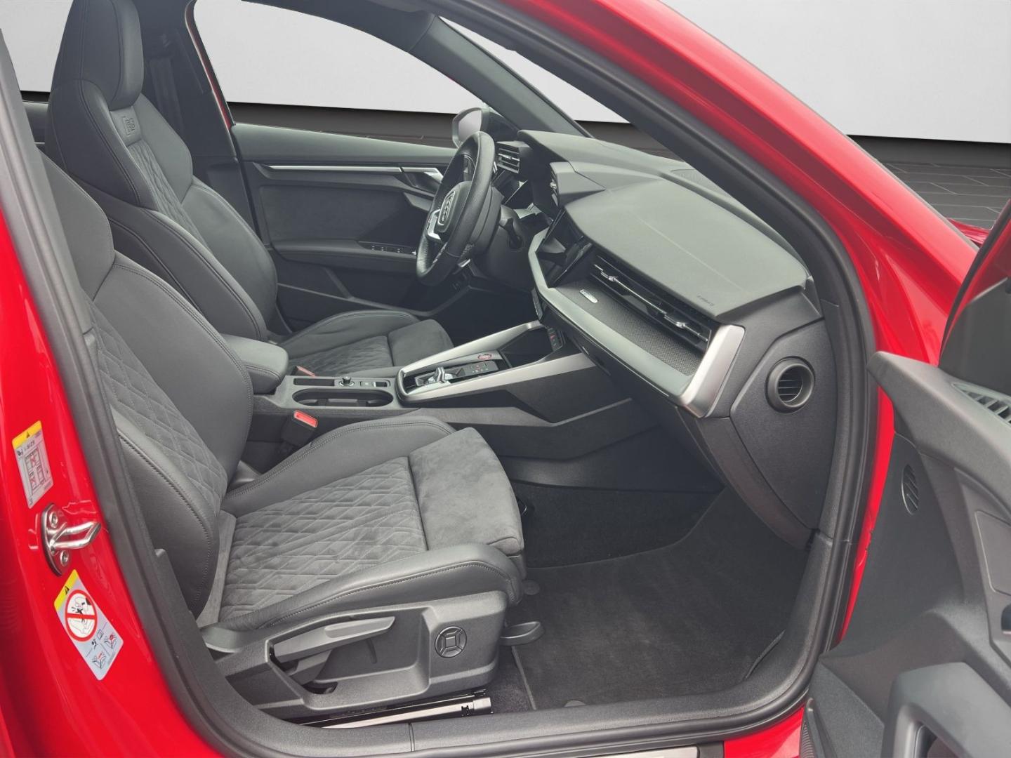 Image about Audi RS 3 Limousine TFSI quattro S tronic