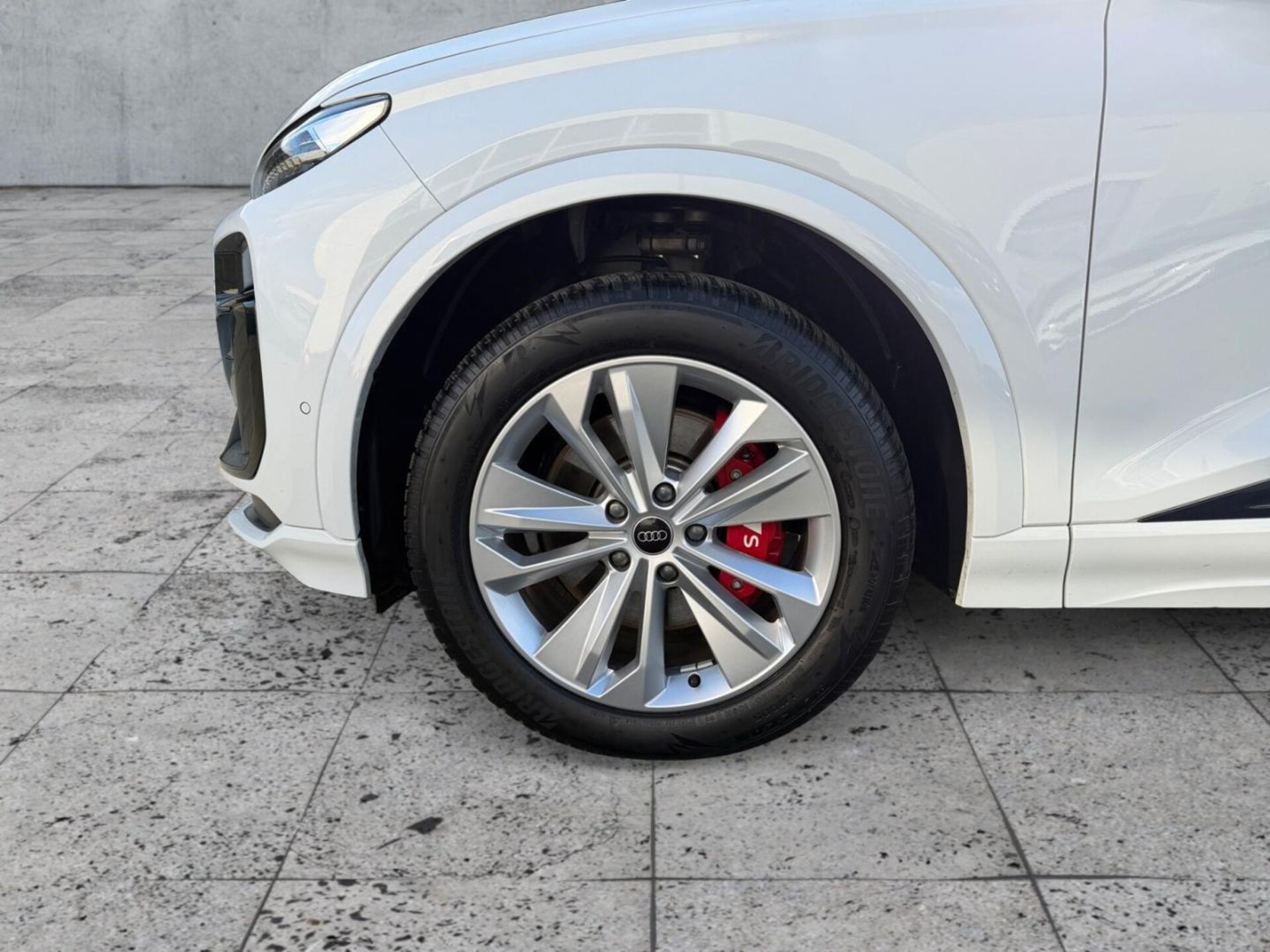 Audi SQ6 SUV e-tron