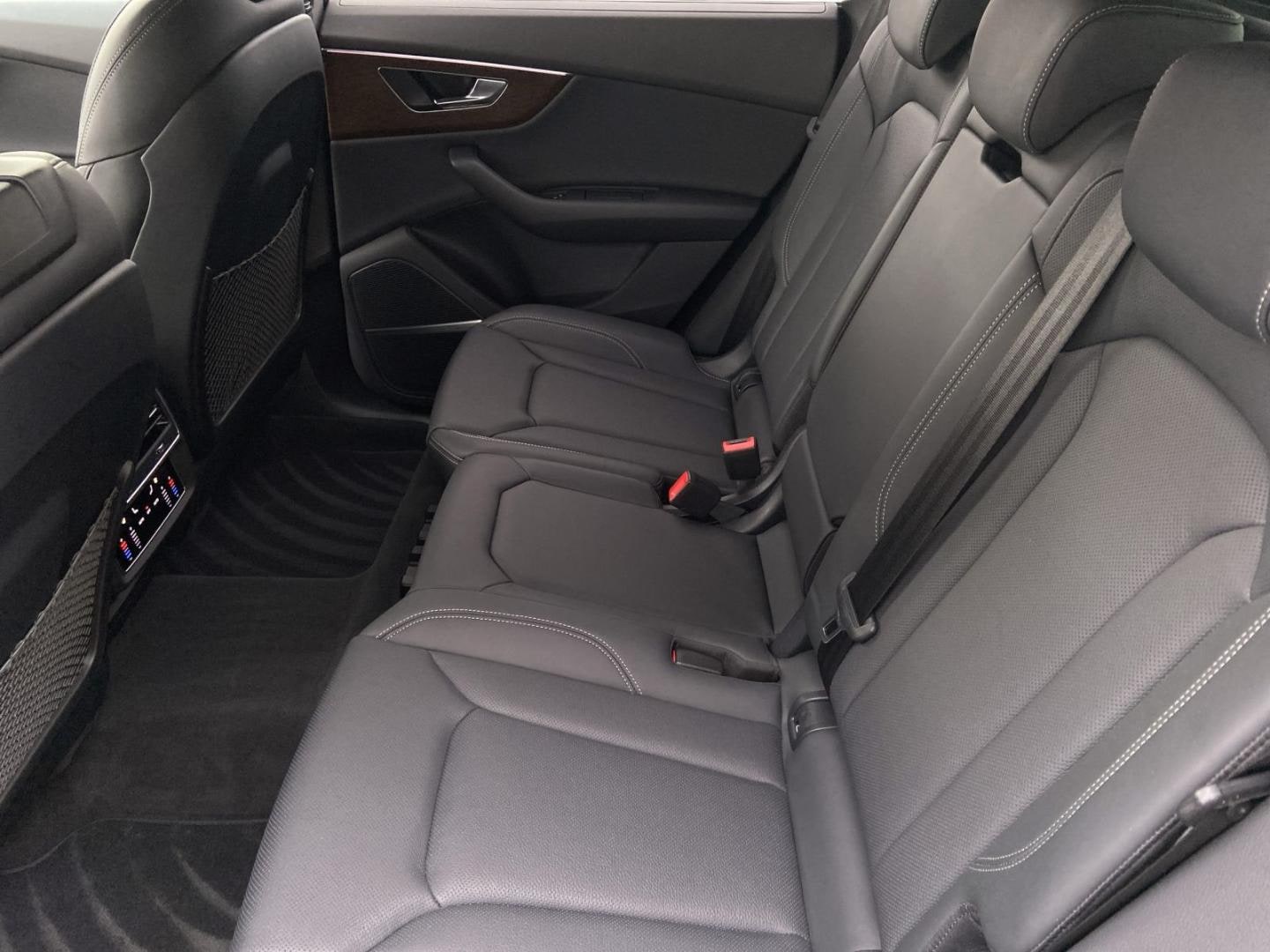 Bild über Audi Q8 SUV 50 TDI quattro tiptronic - für weitere Informationen kontaktieren Sie den Audi Partner