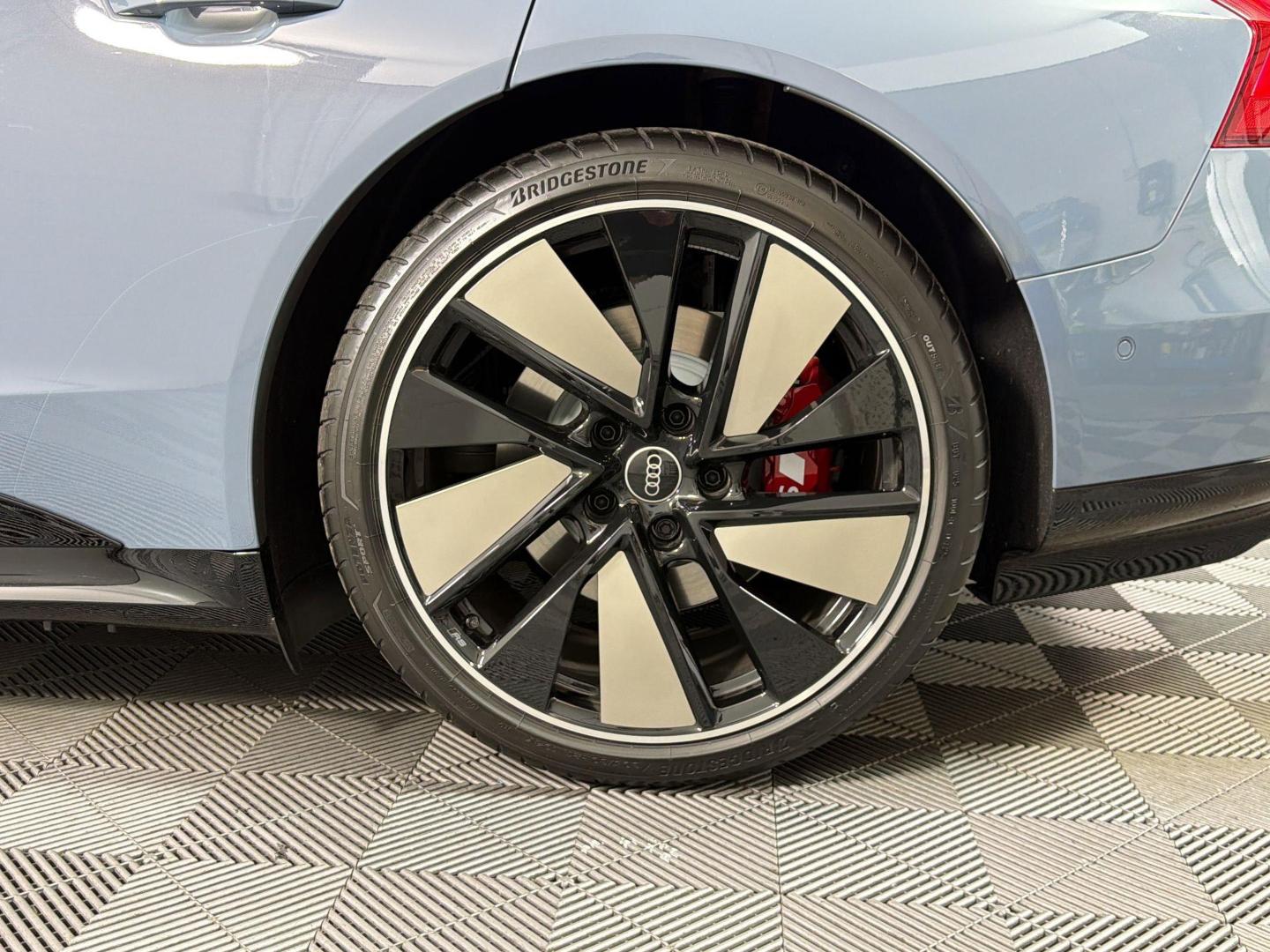 2026 Audi S e-tron GT Prestige - Photo 9