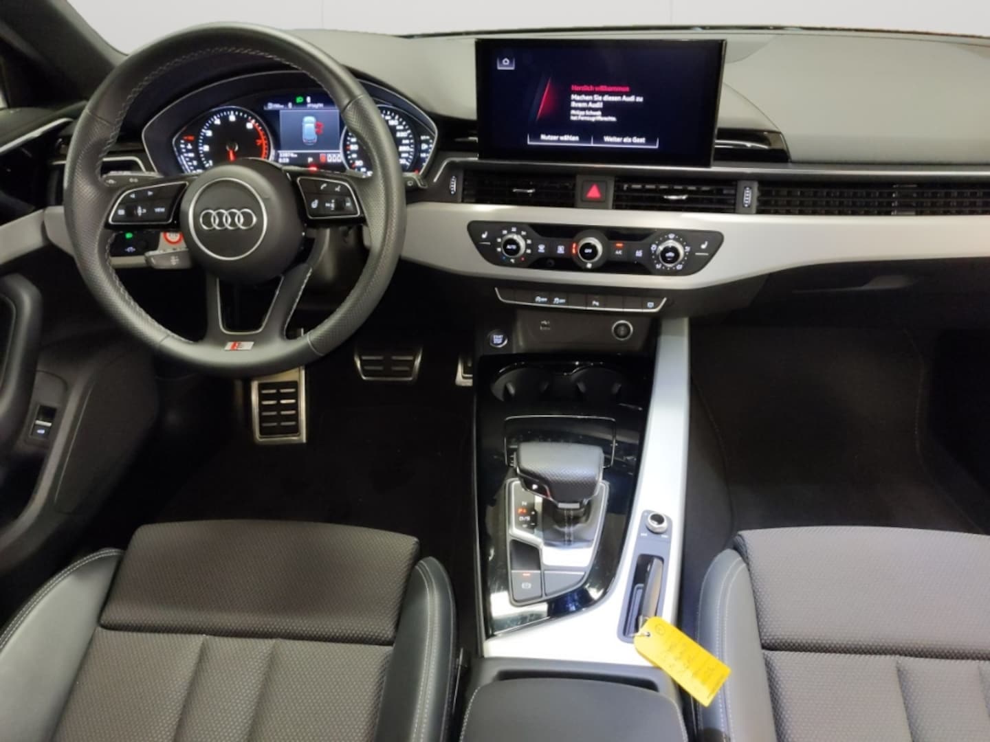 Bild über Audi A4 Avant S line 35 TFSI S tronic - für weitere Informationen kontaktieren Sie den Audi Partner