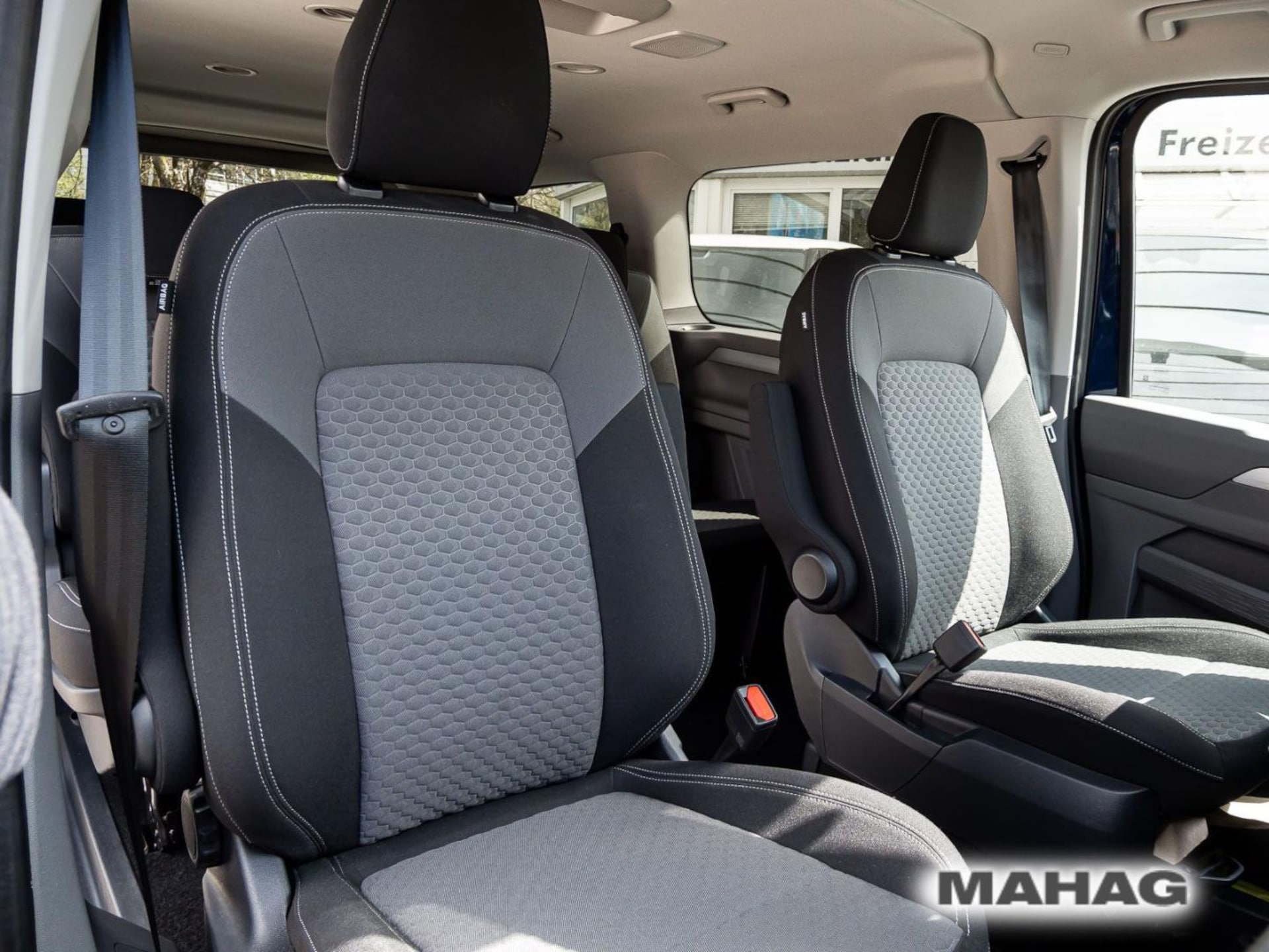 Volkswagen Caravelle Life