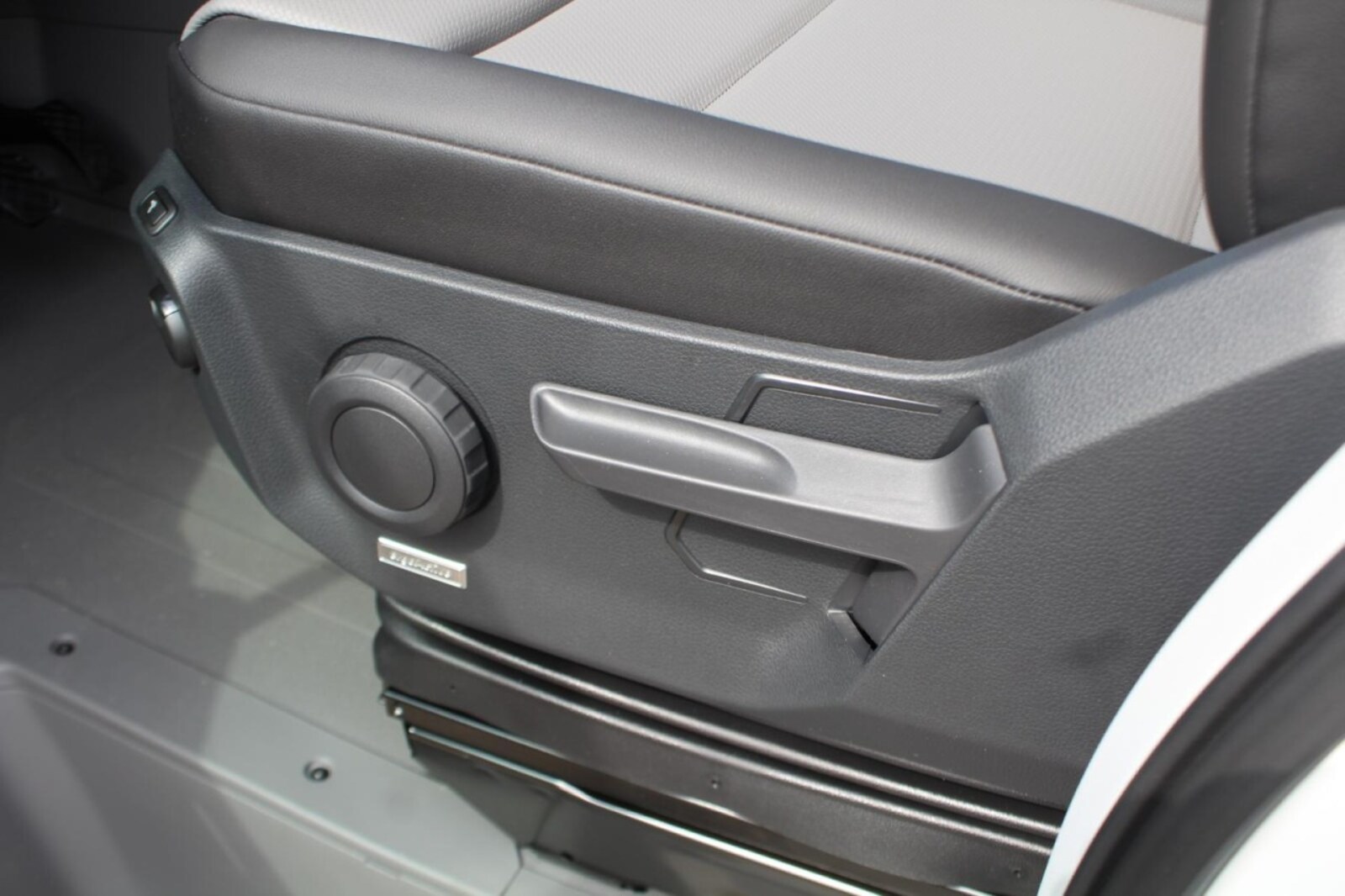 Volkswagen Crafter Kasten mittlerer Radstand – Bild 13