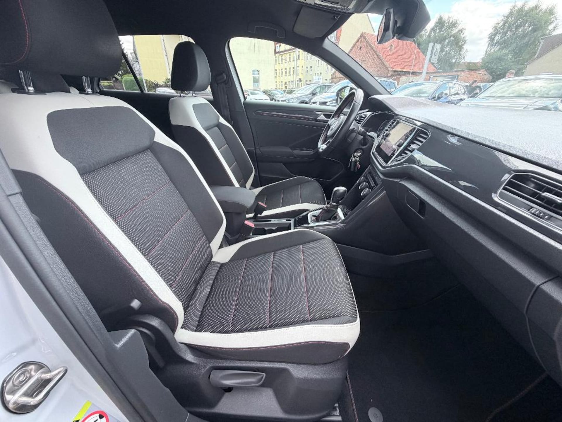 Volkswagen T-Roc Sport