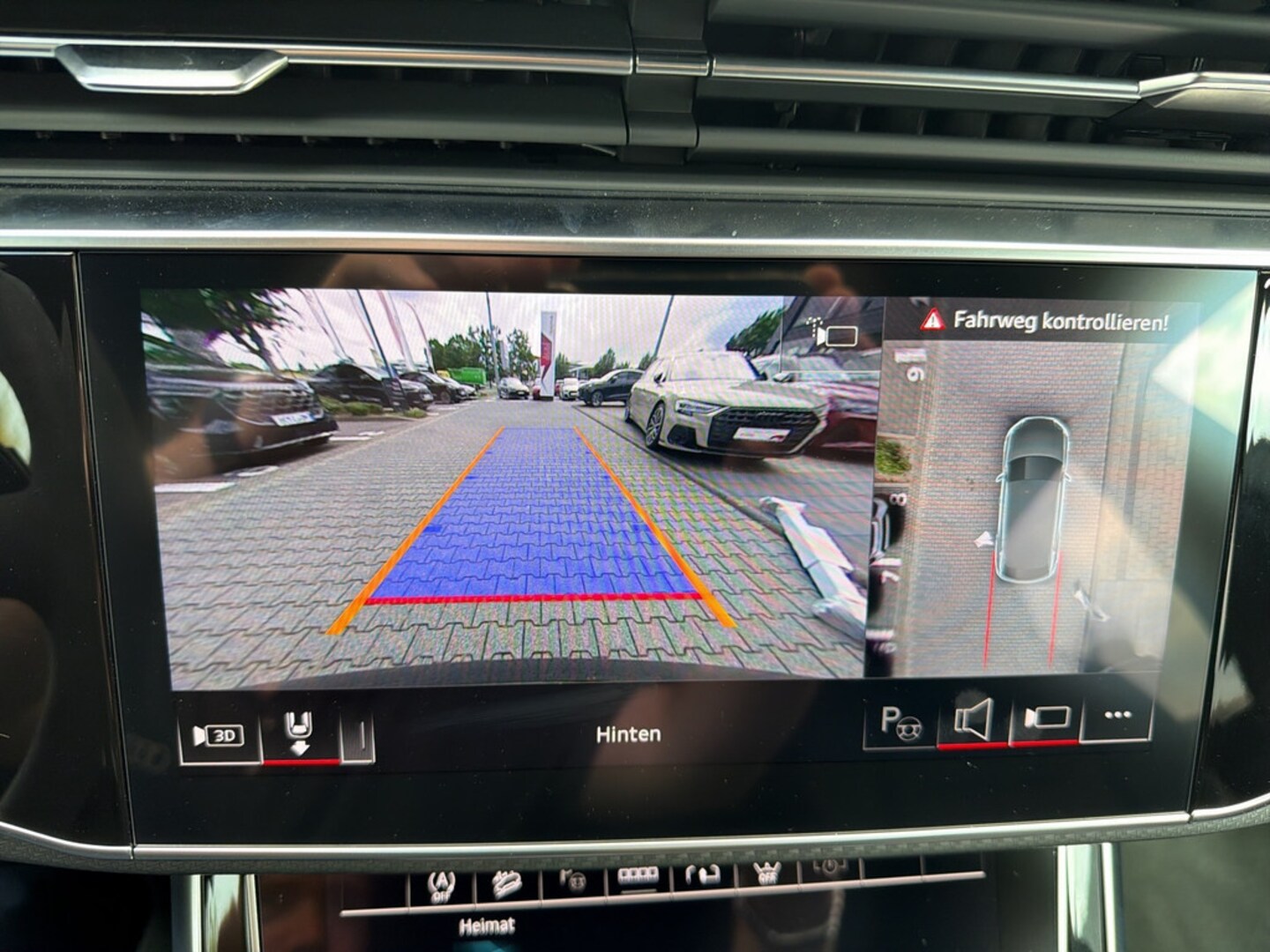 Bild über Audi RS Q8 SUV TFSI quattro 441 kW tiptronic - für weitere Informationen kontaktieren Sie den Audi Partner