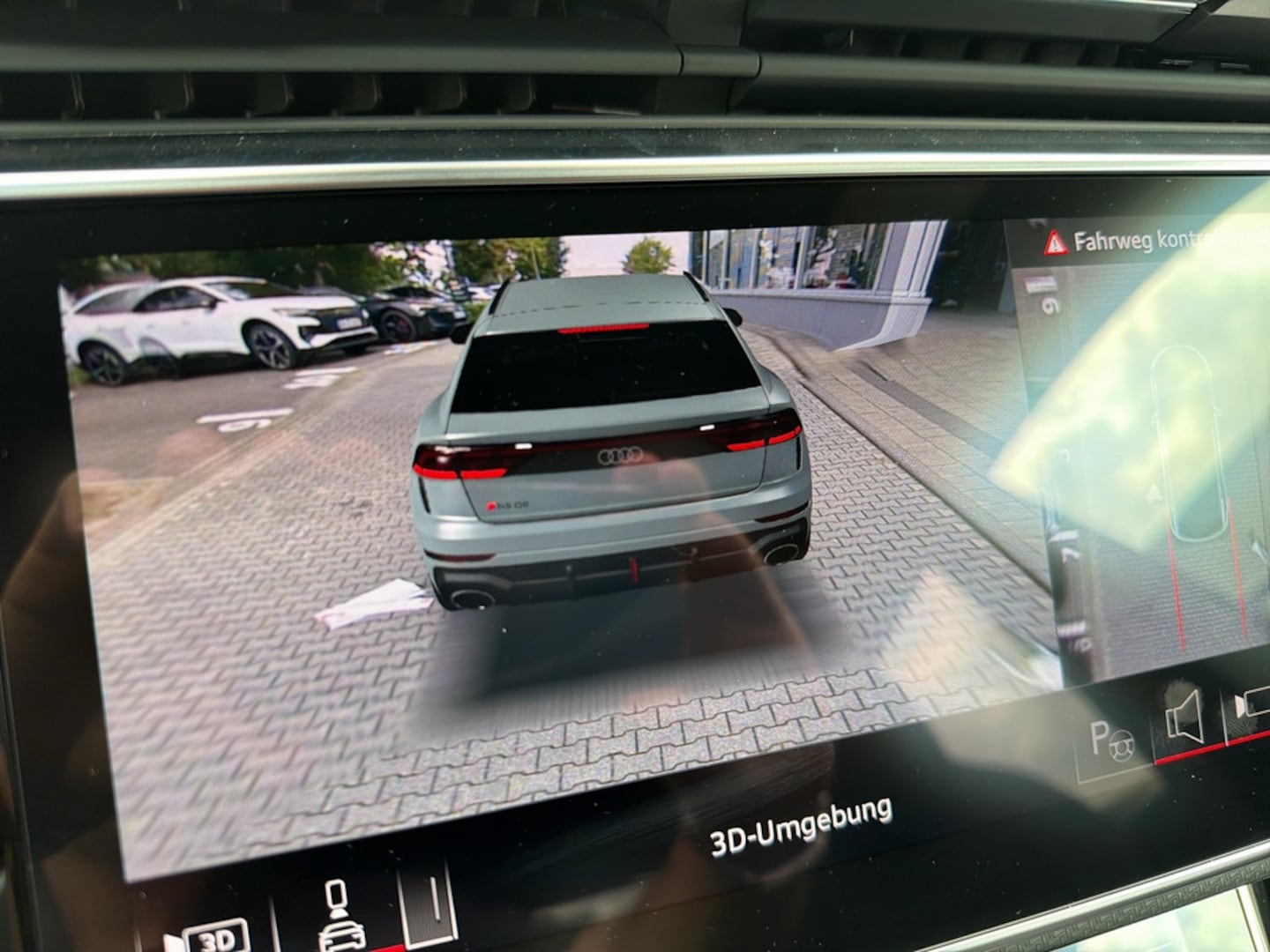 Bild über Audi RS Q8 SUV TFSI quattro 441 kW tiptronic - für weitere Informationen kontaktieren Sie den Audi Partner
