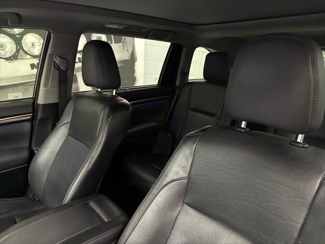 2015 TOYOTA HIGHLANDER - Image 18