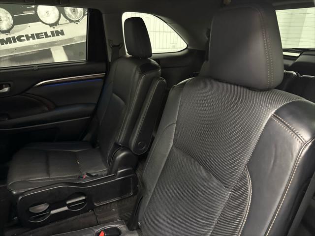 2015 TOYOTA HIGHLANDER - Image 16